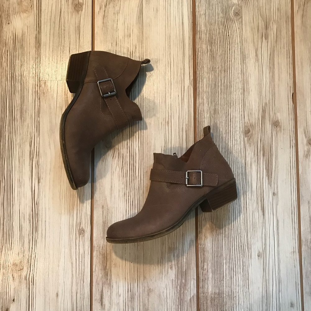[Lucky Brand] brown bootie
